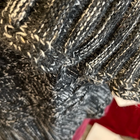 𝅺SLEEVELESS Sweater by United States Sweaters - Picture 9 of 14